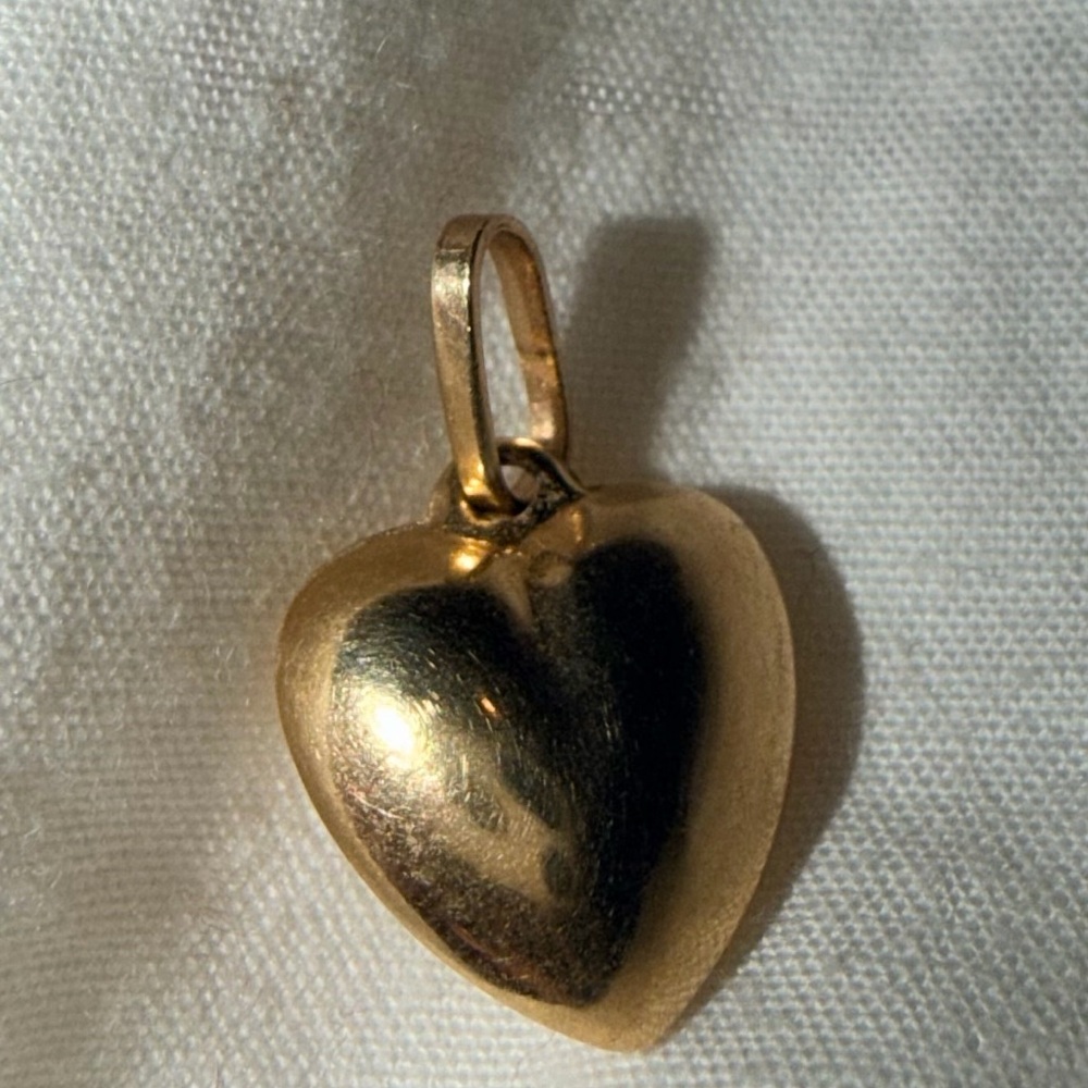 14k vintage yellow Gold puffy Heart Pendant Necklace Charm